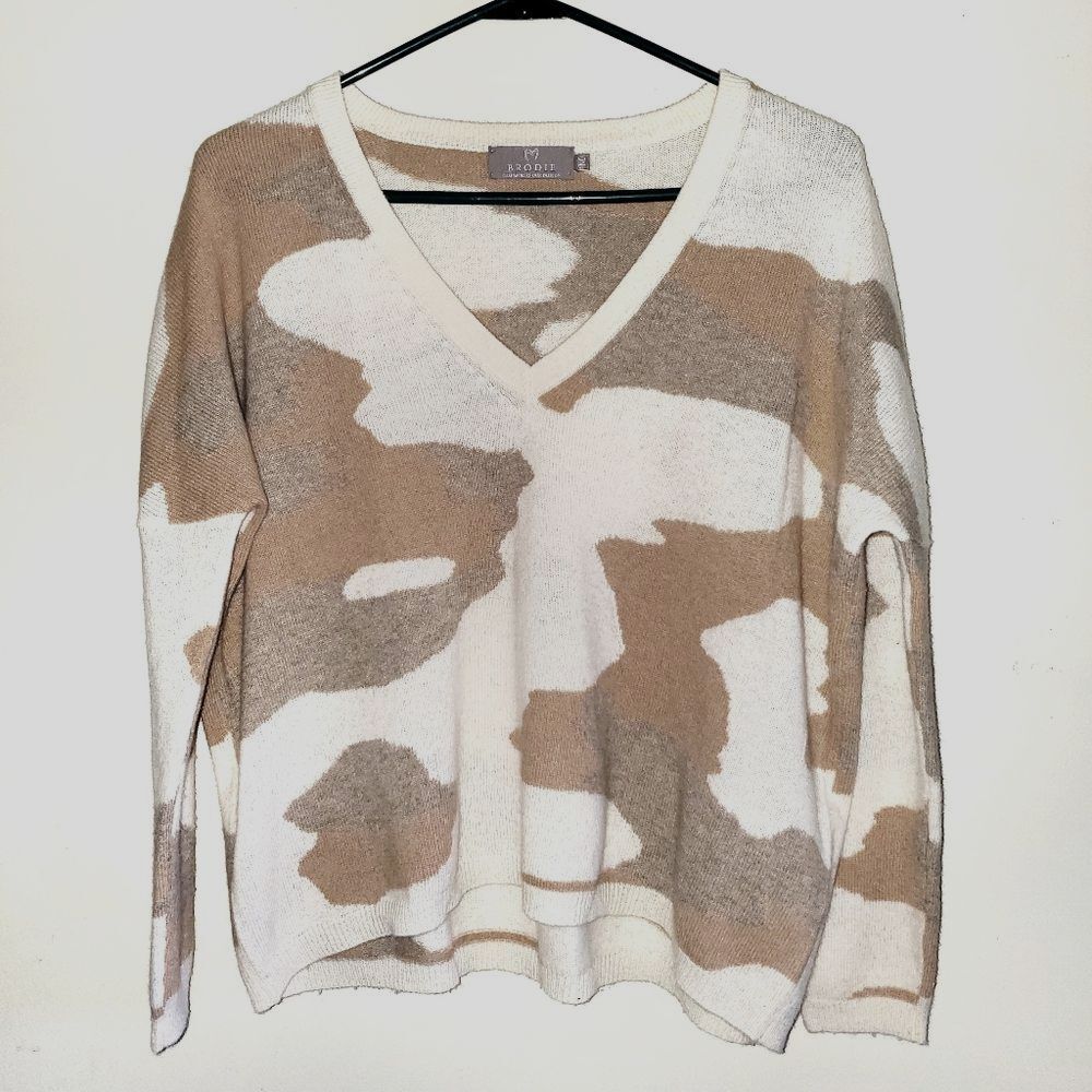 Brodie 100% Cashmere Camo V Neck Sweater Tan Cream Medium